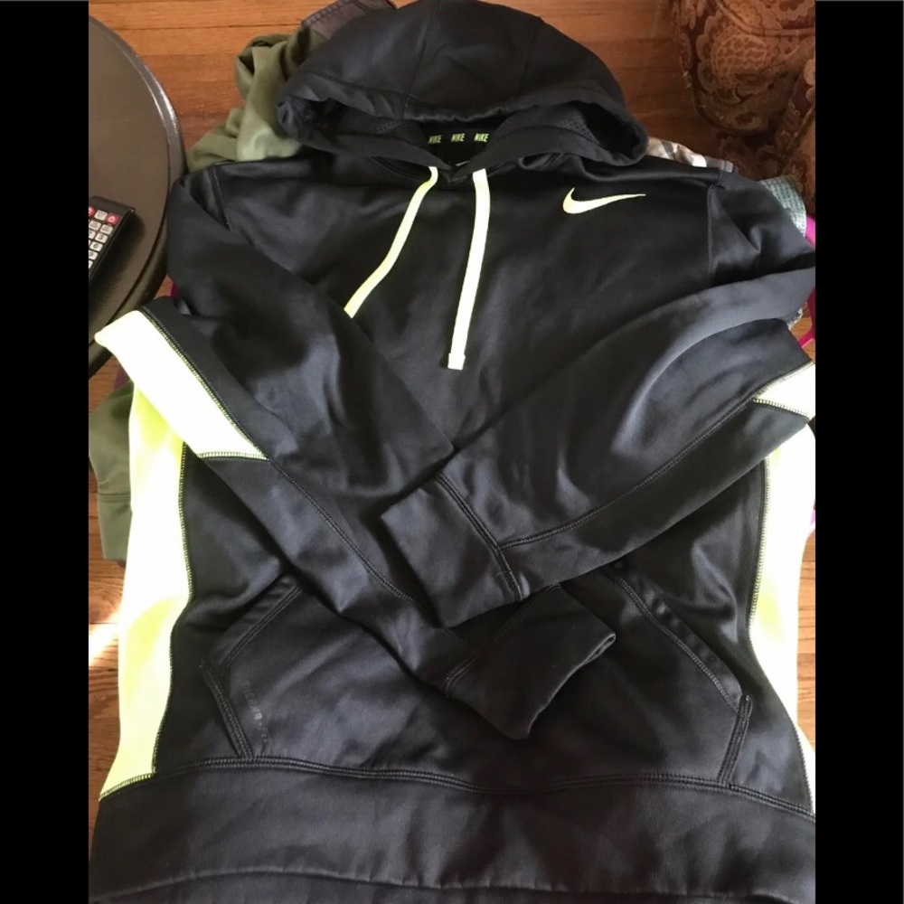 Men’s Nike Hoodie. SzMed